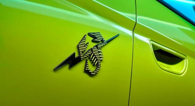 Fiat 500 ABARTH Turismo 42 kWh | Leder | Sportstoelen | 18" Velgen