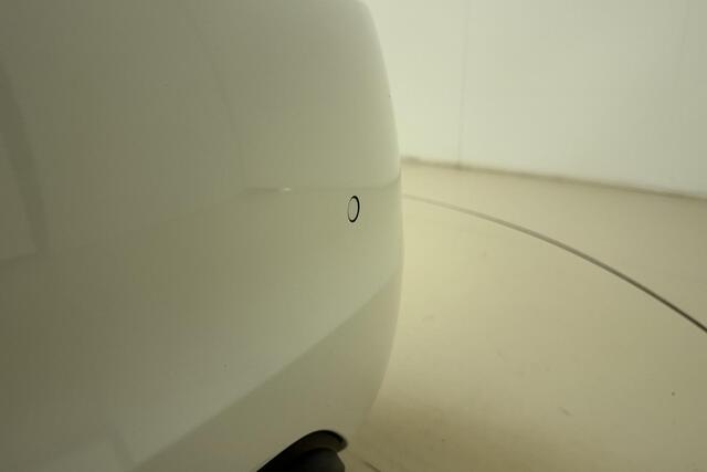 Fiat 500 ABARTH 42 kWh | Sportief | Panoramadak | Keyless | Alcantara lederen bekleding | 17" Lichtmetalen velgen | Camera | Navigatie