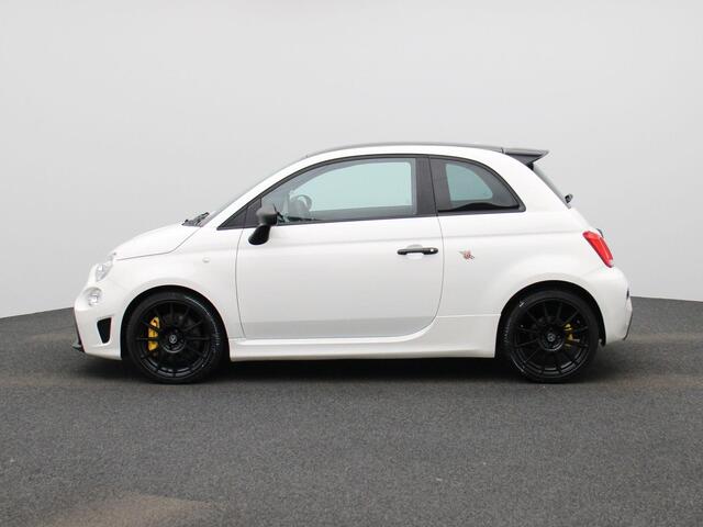 Fiat 500 ABARTH 1.4 T-Jet Competizione | Automaat | SABELT Sportstoelen | Apple Carplay/Android Auto | Parkeersensoren | Climate Control |
