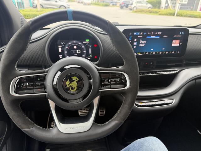 Fiat 500 ABARTH Scorpionissima 42 kWh | Pano | VOL OPTIES