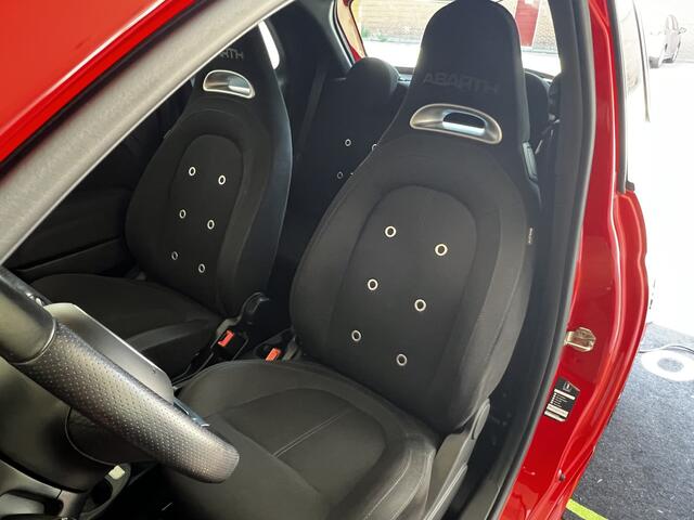 Fiat 500 ABARTH 1.4 T-Jet 595 Turbo 145 PK | UNIEK 43000 KM | Corsa Pakket | Airco | 17"LM Velgen | Schaal Sport Stoelen | Navigatie | Park Sensors | Uniek!