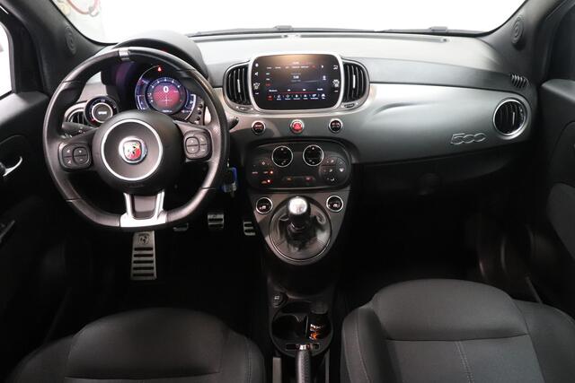 Fiat 500 ABARTH 1.4 T-Jet 595 Pista | Parkeersensor | Sportstoelen | AppleCarplay AndroidAuto navigatie | Bi-Xenon | Climate control |