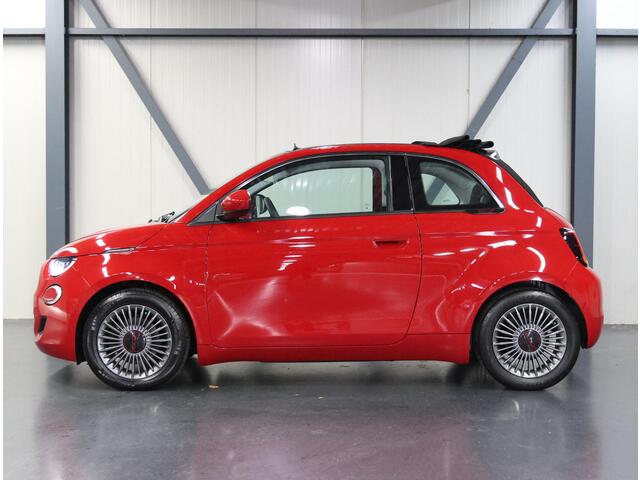 Fiat 500C 42 kWh RED 120PK | Cabrio | ACCURAPPORT 100% | AUTOMAAT | FULL LED | AppleCarPlay/AndroidAuto | Climate Control | Cruise Control | DAB Radio | Virt.Cockpit | Keyless |