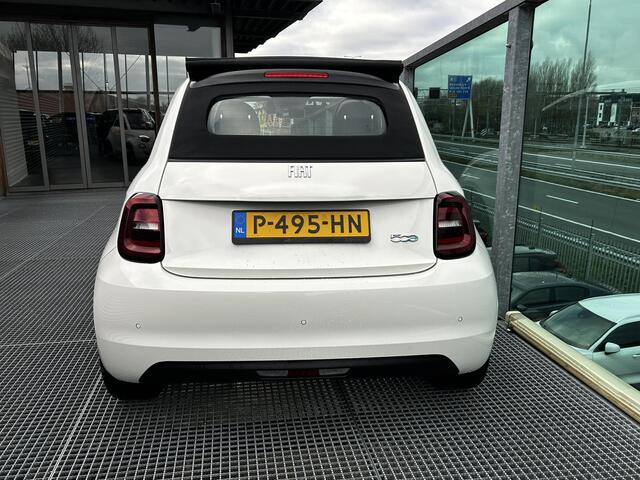 Fiat 500C Icon 42 kWh Cabrio, Climate control, 17 inch lichtmetalen velgen, Parkeer sensoren achter, Regensensor, Led verlichting 1e eigenaar.