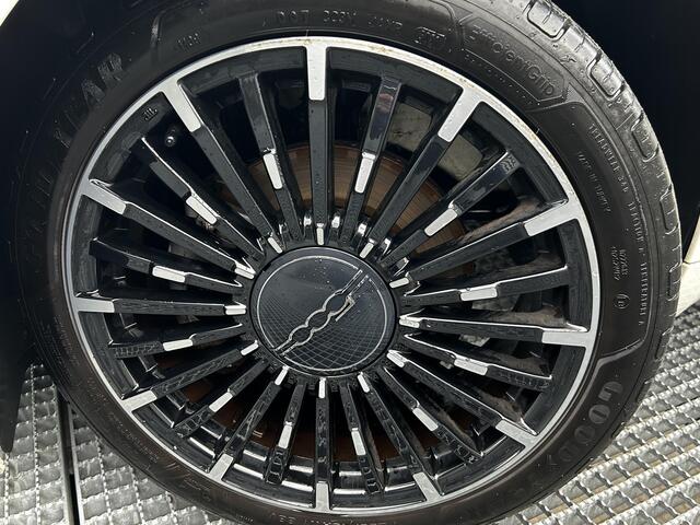 Fiat 500C Icon 42 kWh Cabrio, Climate control, 17 inch lichtmetalen velgen, Parkeer sensoren achter, Regensensor, Led verlichting 1e eigenaar.