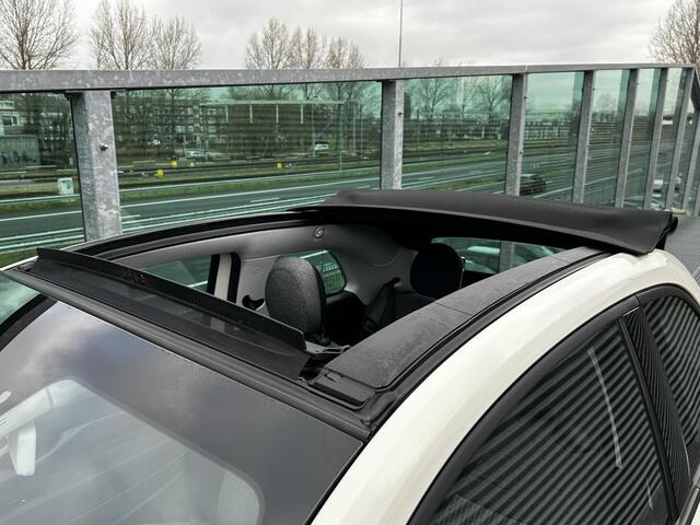 Fiat 500C Icon 42 kWh Cabrio, Climate control, 17 inch lichtmetalen velgen, Parkeer sensoren achter, Regensensor, Led verlichting 1e eigenaar.
