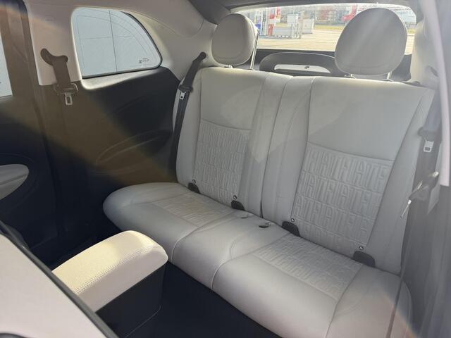 Fiat 500C La Prima 42 kWh Cabrio / Cruise Control / Apple Carplay / Achteruitrijcamera / All Season Banden / Navigatie /