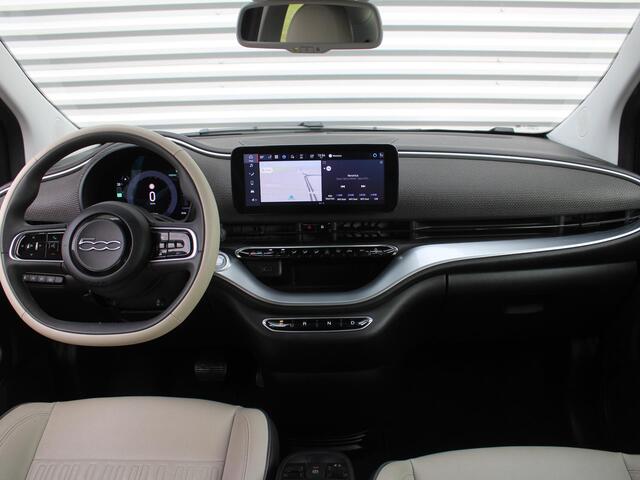 Fiat 500C La Prima 42 kWh | Schuifdak | Stoelverwarming | Camera | Dodehoek detectie | LED | Cruise adapt. | 17" LM | Draaloze telefoonlader | Carplay | Navi |