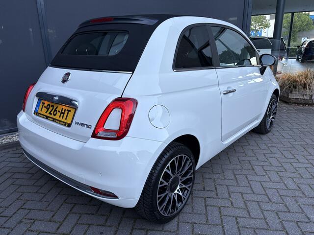 Fiat 500C 1.0 Hybrid Dolcevita Cabrio Airco - Open dak - Navigatiesysteem - parkeersensoren achter - Cruise control - Licht metalen velgen 16 inch - Led verlichting - Bluetooth - Extra getint glas achter - Stuur multifunctioneel Start/stop systeem - Elektrische vou
