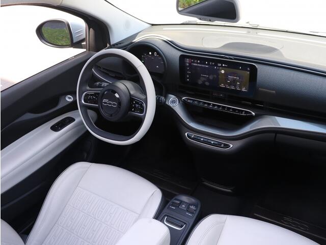 Fiat 500C La Prima by Bocelli 42 kWh | JBL | Winter | Camera | 17"