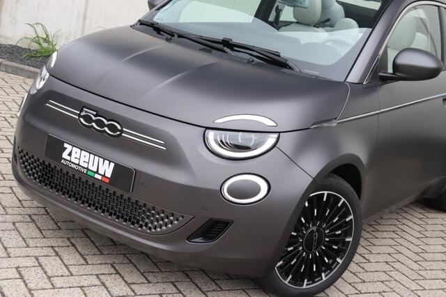 Fiat 500C La Prima 42 kWh | "Matt Grijs" | Technology | Winter | Camera | 17"