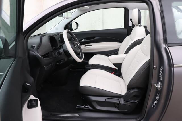 Fiat 500C La Prima 42 kWh | "Matt Grijs" | Technology | Winter | Camera | 17"