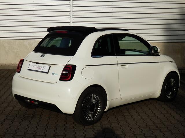 Fiat 500C Icon 42 kWh | Cabrio zwarte kap | Camera | Chroompakket | SOH 96% I