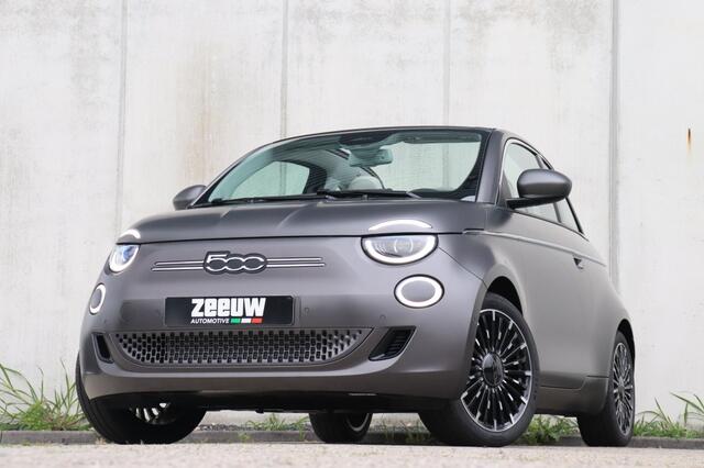 Fiat 500C La Prima 42 kWh | "Matt Grijs" | Technology | Winter | Camera | 17"