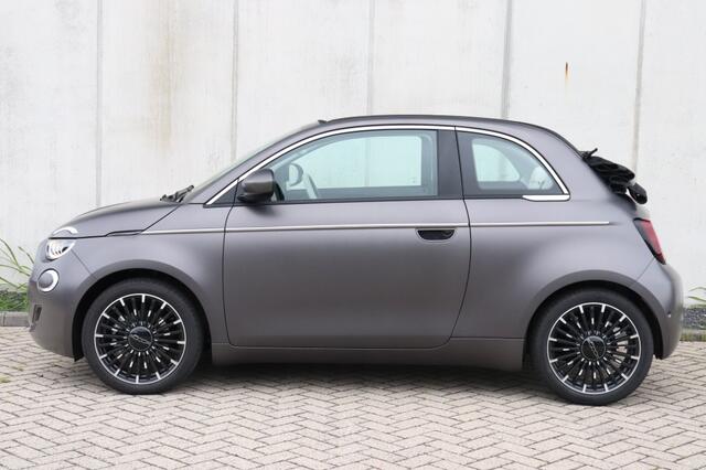 Fiat 500C La Prima 42 kWh | "Matt Grijs" | Technology | Winter | Camera | 17"