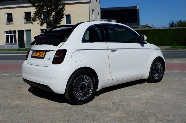 Fiat 500C 42 kWh ICON / INCL 12mnd BOVAG / Apple carplay / Camera / Stoelverwarming