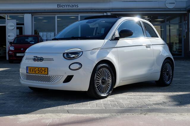 Fiat 500C 42 kWh ICON / INCL 12mnd BOVAG / Apple carplay / Camera / Stoelverwarming