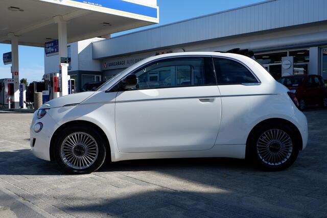 Fiat 500C 42 kWh ICON / INCL 12mnd BOVAG / Apple carplay / Camera / Stoelverwarming