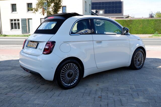 Fiat 500C 42 kWh ICON / INCL 12mnd BOVAG / Apple carplay / Camera / Stoelverwarming