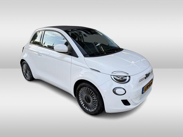 Fiat 500C Urban 42 kWh | SOH 98.43% | all season banden | stoelverwarming | applecarplay/android auto | achteruitrijcamera |
