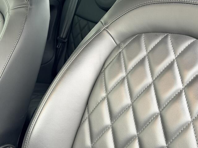 Fiat 500C ABARTH 1.4 T-Jet Turismo / CARPLAY / AKRAPOVIC / LEDER / CLIMA