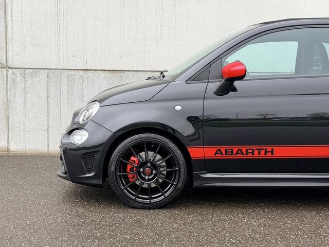 Fiat 500C ABARTH 1.4 T-Jet Turismo / CARPLAY / AKRAPOVIC / LEDER / CLIMA