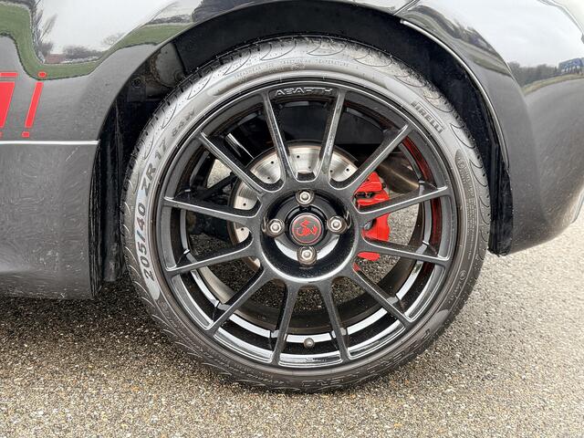 Fiat 500C ABARTH 1.4 T-Jet Turismo / CARPLAY / AKRAPOVIC / LEDER / CLIMA