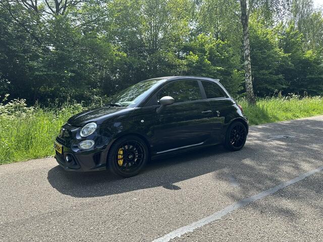 Fiat 500C ABARTH 1.4 T-Jet Competizione | CABRIO | AUTOMAAT | LEER | BEATS AUDIO | OZ 17 INCH VELGEN | WINDSCHERM | CARPLAY |