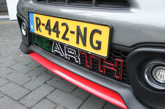 Fiat 500C ABARTH 1.4 T-Jet Competizione/ 180PK/ SABELT stoelen/ Beats audio/ KW schroefset/ Brembo