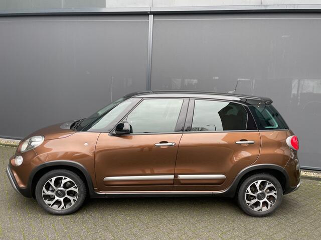 Fiat 500L 0.9 TwinAir Cross Àchteruitrijcamera - Airco - Cruise control - Parkeersensor achter - Navigatiesysteem full map - Bluetooth - Licht metalen velgen 16 inch - Mistlampen voor - Radio - Start/stop systeem - Stuu
