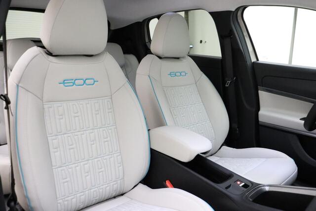 Fiat 600 1.2 Hybrid 100 La Prima | Navigatie | Automaat |Elektrische achterklep | Sfeerverlichting | LED | Lederen bekleding