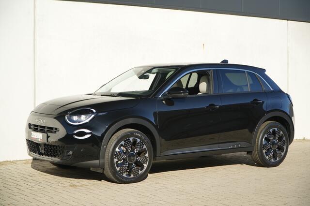 Fiat 600 1.2 Hybrid 136 PK La Prima | Navi | Camera | Carplay