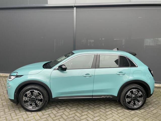 Fiat 600 1.2 Hybrid Urban Climate control - Cruise control - Parkeersensoren - Achteruitrijcamera - Navigatie - Bluetooth - Apple carplay - Keyless entry and start - Dodehoek detector - Regensensor - stuur multifunctioneel