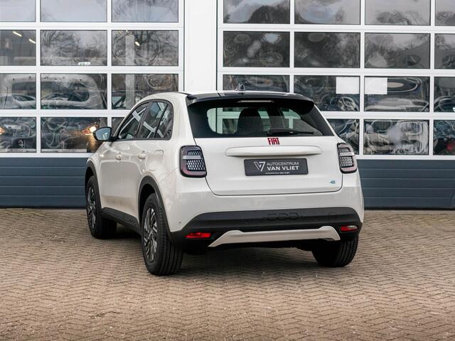 Fiat 600 600e RED 54 kWh | 17% Bijtelling | Gratis Wallbox |