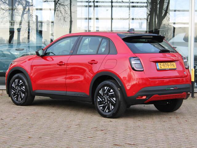 Fiat 600 600e RED 54 kWh | Automaat | Climate / Park. Sensoren / Apple Carplay