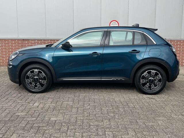 Fiat 600 600e Urban 54 kWh | Pack Comfort | Pack Style | Camera | Carplay | 17