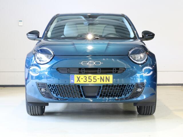 Fiat 600 600e La Prima 54 kWh * * ALL-IN PRIJS * FABRIEKSGARANTIE