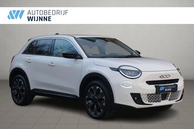 Fiat 600 1.2 Hybrid 110pk DCT6 La Prima | Navi | App Connect | Adaptive Cruise | Climate | Keyless | Camera | Leder | Elektrische Achterklep