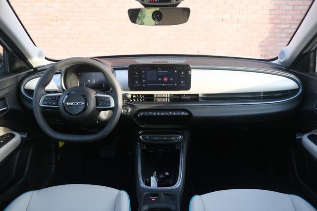 Fiat 600 1.2 Hybrid 110pk DCT6 La Prima | Navi | App Connect | Adaptive Cruise | Climate | Keyless | Camera | Leder | Elektrische Achterklep