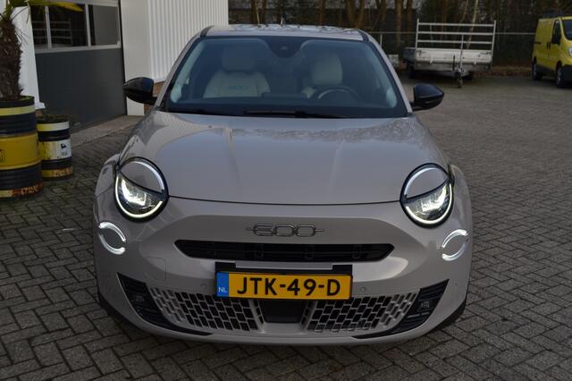 Fiat 600 600e La Prima 54 kWh