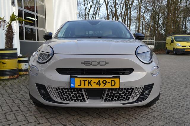 Fiat 600 600e La Prima 54 kWh