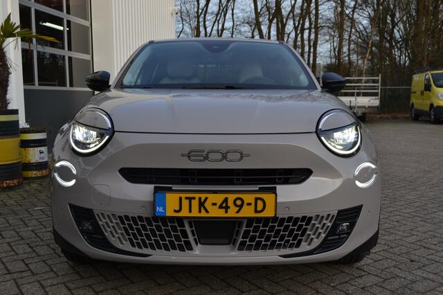 Fiat 600 600e La Prima 54 kWh