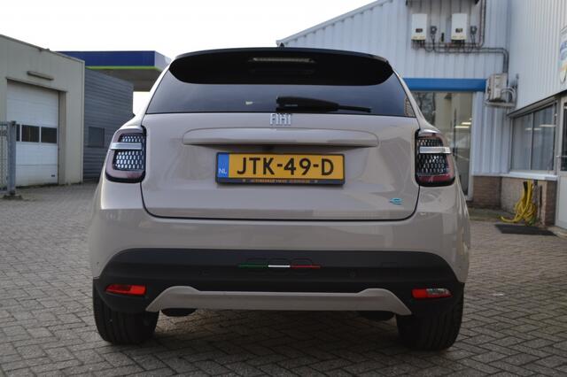 Fiat 600 600e La Prima 54 kWh