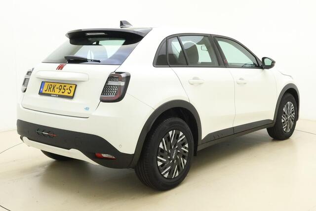 Fiat 600 600e RED 54 kWh | ¤ 10.000,- voordeel! | Apple Carplay | Climate control | Cruise control | LED koplampen | Keyless Start | Parkeersensor