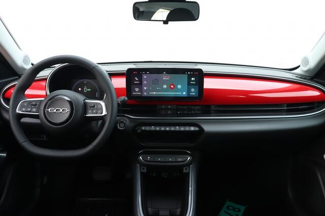Fiat 600 600e RED 54 kWh | Carplay | Clima | Cruise | Direct Leverbaar
