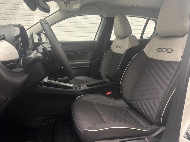 Fiat 600 Urban 1.2 Hybrid 145pk e-DCS6 | 8 JAAR GARANTIE! | APPLE CARPLAY / ANDROID AUTO | CLIMA | PARKEERSENSOREN | ISOFIX |