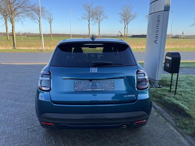Fiat 600 1.2 Hybrid La Prima | Full option | Camera | Stoelverwarming | Leder | Carplay | Massage | Droneview | LED