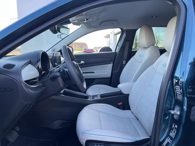 Fiat 600 1.2 Hybrid La Prima | Full option | Camera | Stoelverwarming | Leder | Carplay | Massage | Droneview | LED