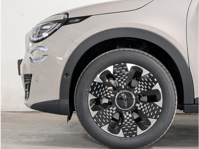 Fiat 600 600e La Prima EV 54kWh 156pk | CAMERA | STOELVERW. | NAVI | APPLE CARPLAY / ANDROID AUTO | KEYLESS ENTRY + START |