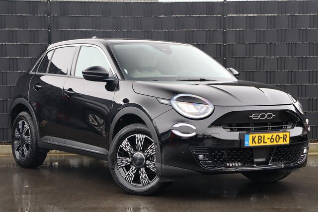 Fiat 600 1.2 Hybrid Automaat Urban | Stoelverwarming | 360 Camera | Carplay | Keyless